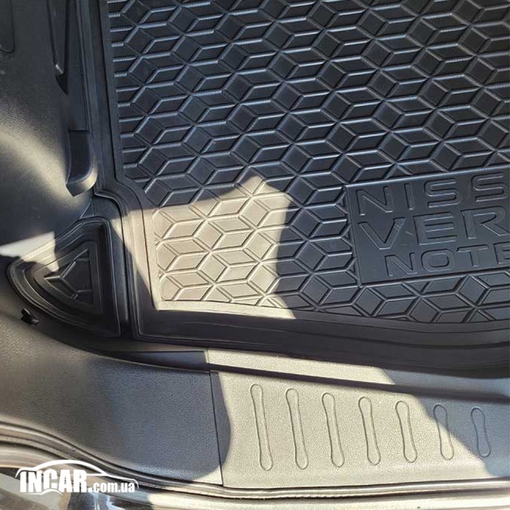 Автомобільний килимок в багажник Nissan Versa 2013-2019 AVTO-Gumm